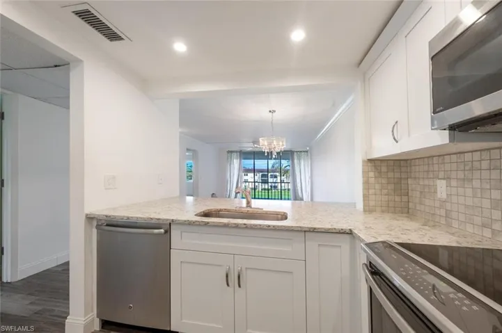 1087  Forest Lakes  DR, Naples, FL 34105
