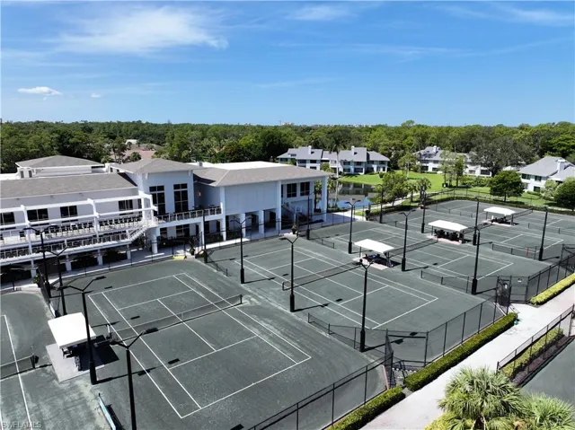 130 Amblewood Ln 8-801, Naples, Florida 34105