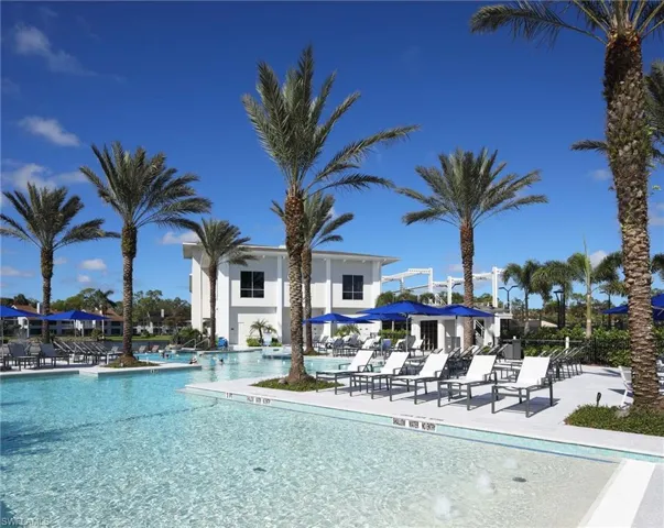 130 Amblewood Ln 8-801, Naples, Florida 34105
