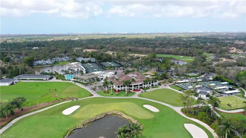 130 Amblewood Ln 8-801, Naples, Florida 34105