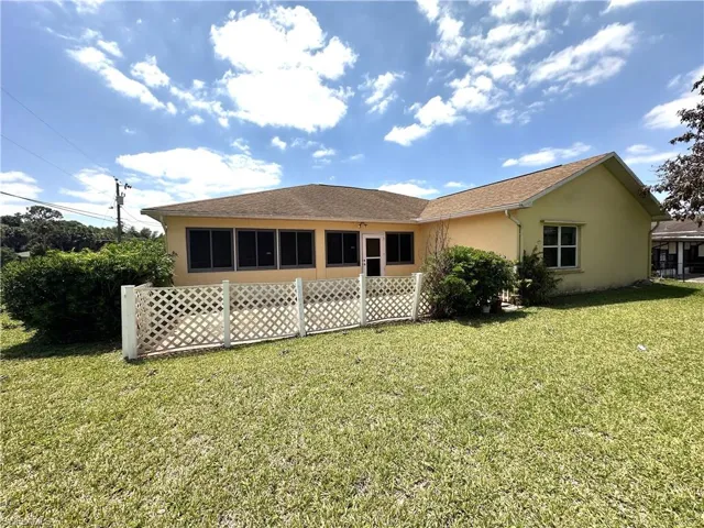 2409 Del Ray Pl, Lehigh Acres, Florida 33936