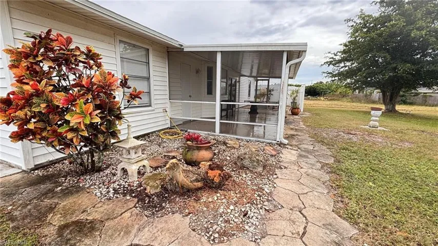 2426 Ne 23rd Ave, Cape Coral, Florida 33909