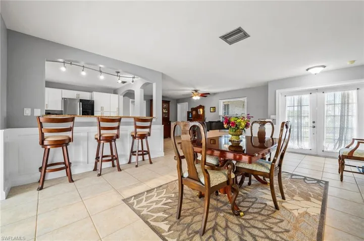 Dining Room and Breakfast Bar