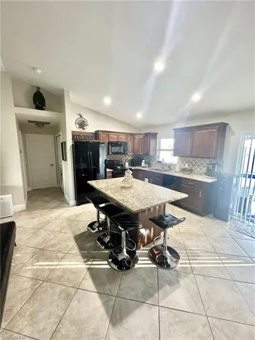100 Nw 30 Pl, Cape Coral Fl 33993