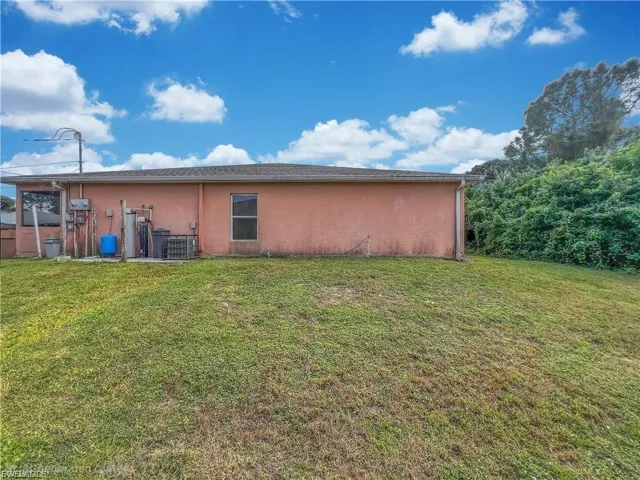 5231 27th St Sw, Lehigh Acres, Florida 33973