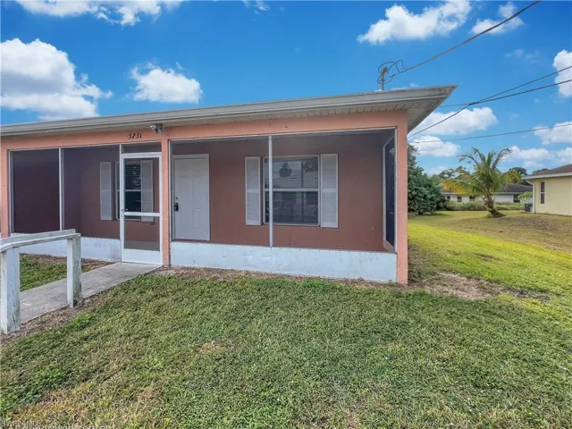 5231 27th St Sw, Lehigh Acres, Florida 33973
