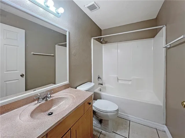 5231 27th St Sw, Lehigh Acres, Florida 33973