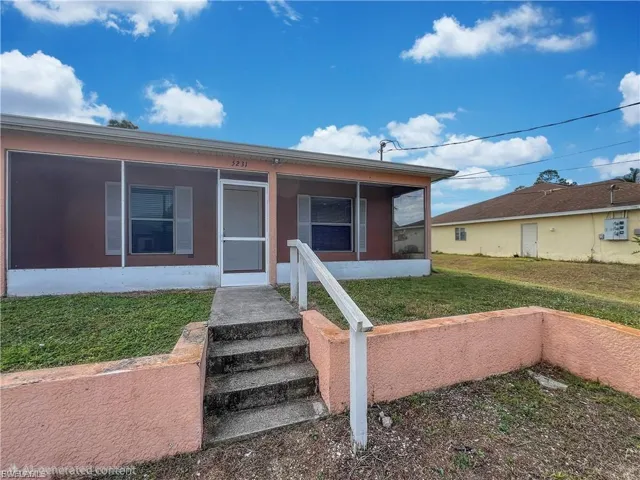 5231 27th St Sw, Lehigh Acres, Florida 33973
