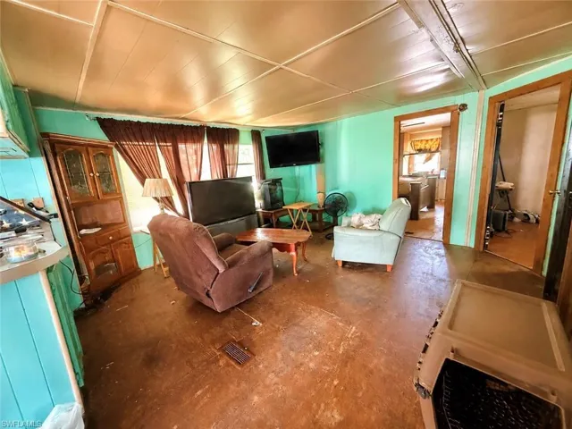 809 8th St Nw, Moore Haven, Florida 33471