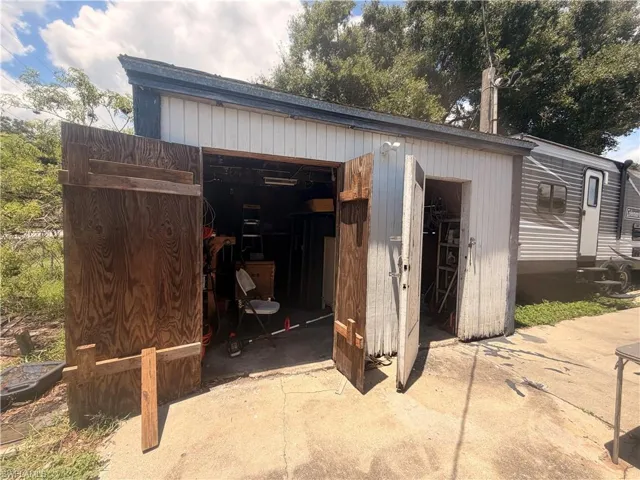 809 8th St Nw, Moore Haven, Florida 33471