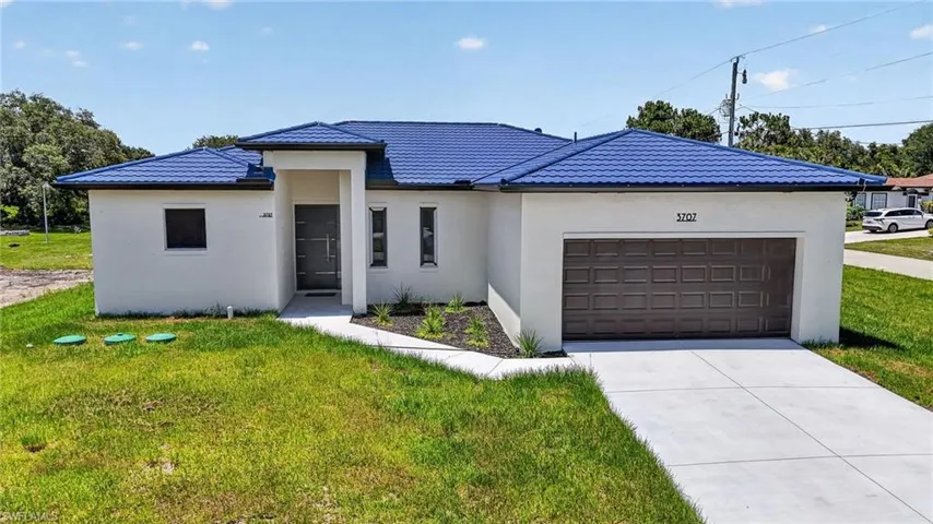 3707 15th St, Lehigh Acres, Florida 33972
