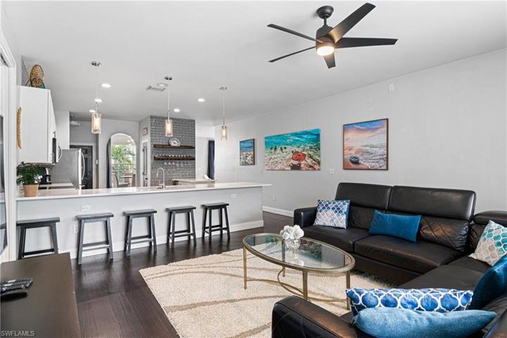 Looking to Kitchen