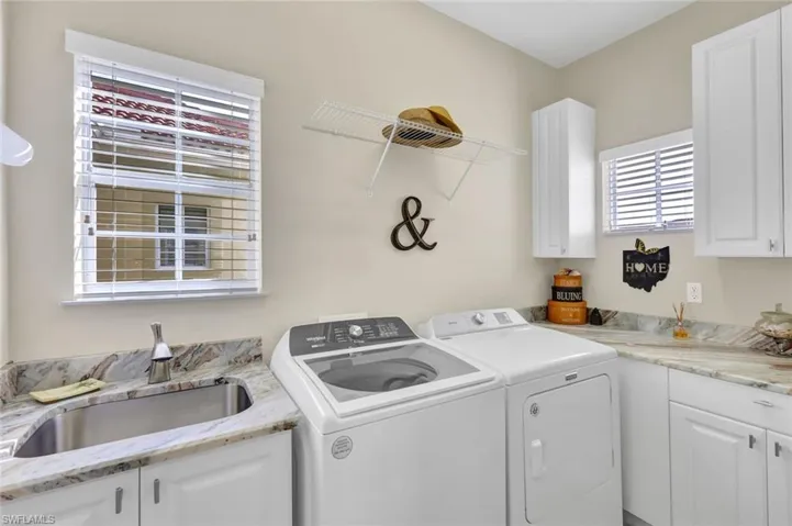 5581  Berkshire  DR, Fort Myers, FL 33912