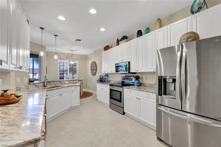 5581  Berkshire  DR, Fort Myers, FL 33912