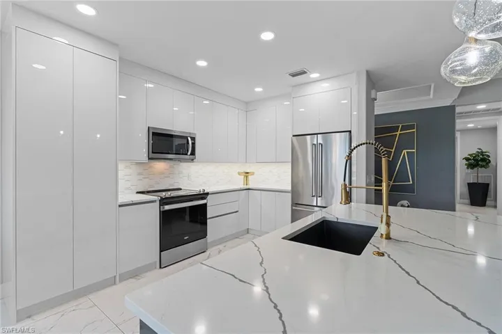 9270 Triana Ter 222, Fort Myers, Florida 33912