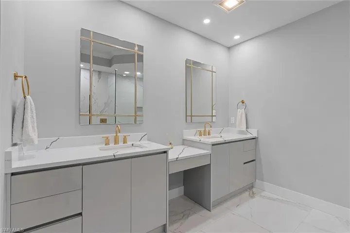 9270 Triana Ter 222, Fort Myers, Florida 33912