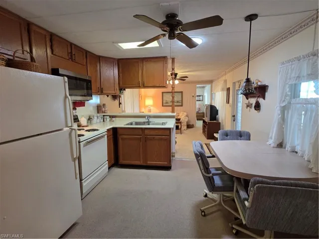 All appliances convey with the unit.