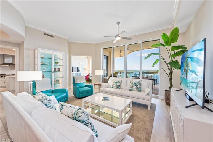 Stuning, Luxury Residence