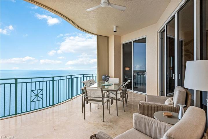 Spacious Lanai