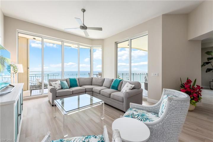 Gorgeous Family Room