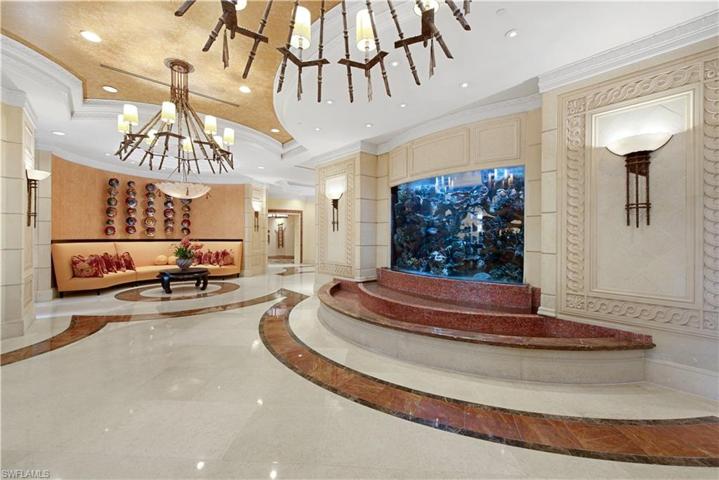 Luxurious Lobby