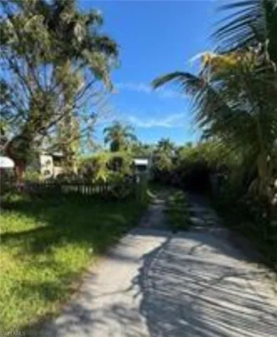 2593 Holly Ave, Naples Fl 34112