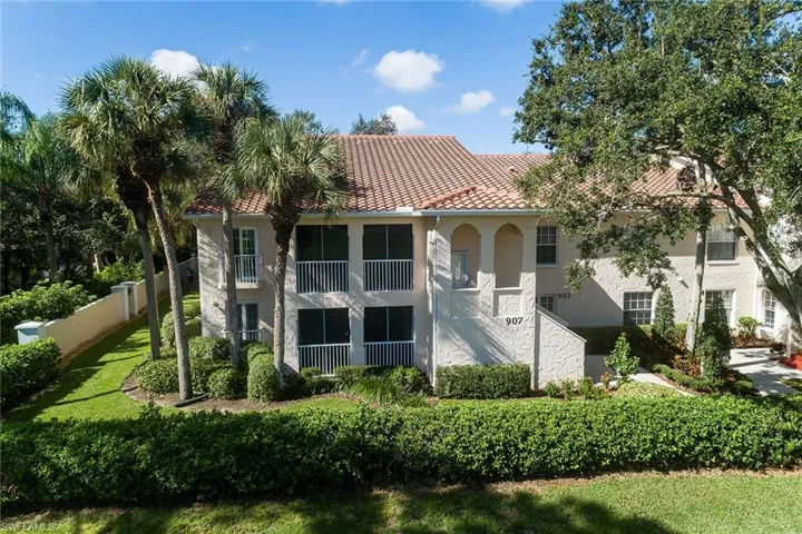 102  Tuscana  CT, Naples, FL 34119