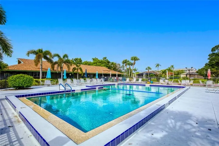 Pool-to-Clubhouse