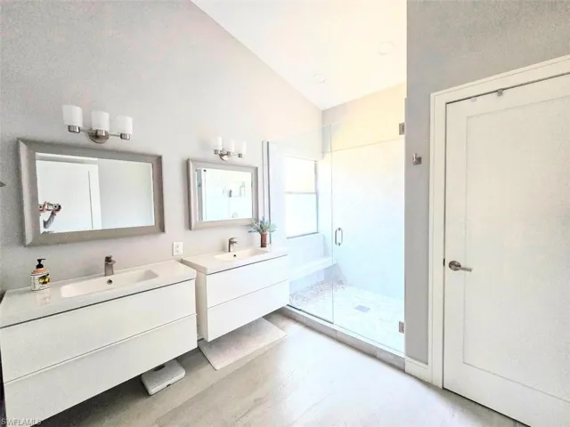 Owner's Ensuite Bathroom View #2