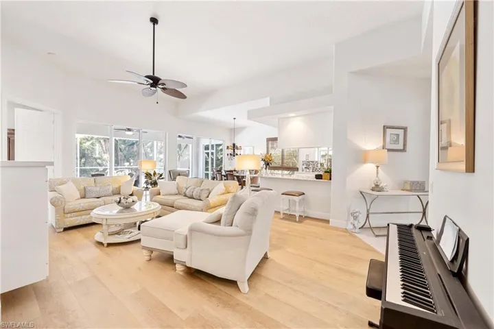 3803  Valentia  WAY, Naples, FL 34119