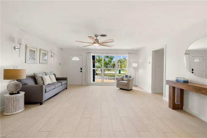 734 Sharar Ct, Cape Coral, Florida 33904