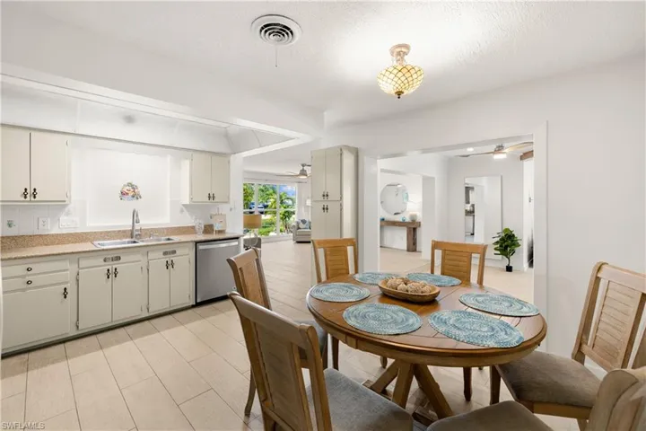 734 Sharar Ct, Cape Coral, Florida 33904