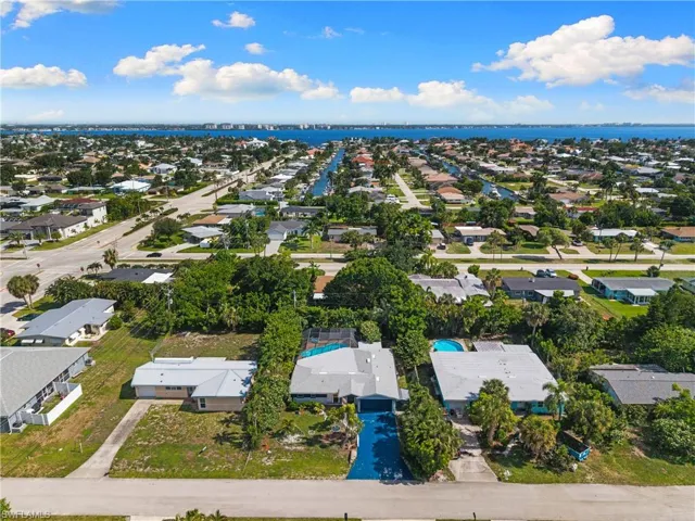734 Sharar Ct, Cape Coral, Florida 33904