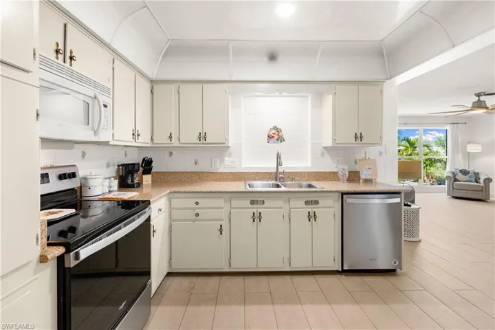 734 Sharar Ct, Cape Coral, Florida 33904