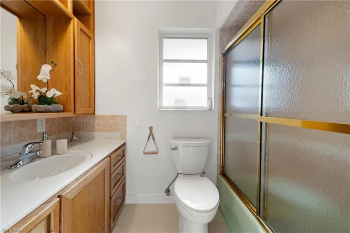 734 Sharar Ct, Cape Coral, Florida 33904