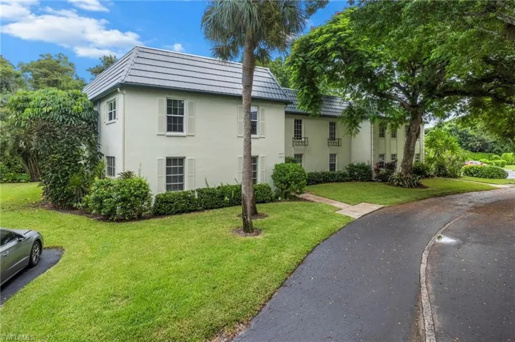202  Bob O Link  WAY, Naples, FL 34105