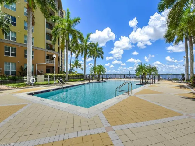 2825  Palm Beach  BLVD, Fort Myers, FL 33916