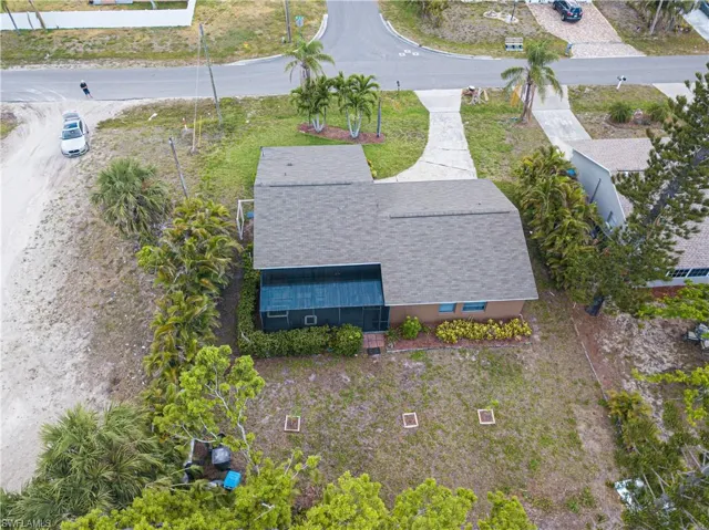 Aerial view of property and surrounding area