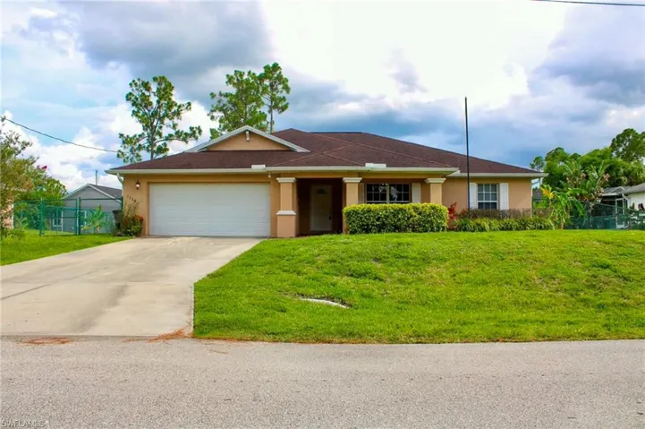 1114 Barfield St E, Lehigh Acres, Florida 33974