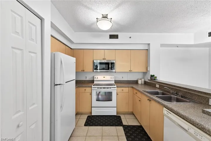 1200 Reserve Way 105, Naples, Florida 34105