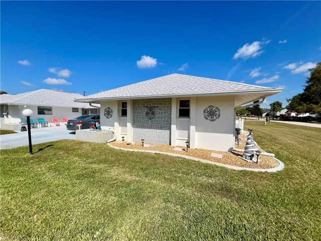 319  Maycrest  RD, Lehigh Acres, FL 33936