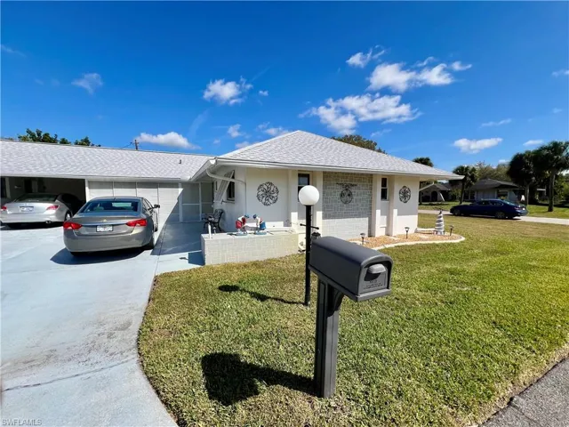 319  Maycrest  RD, Lehigh Acres, FL 33936