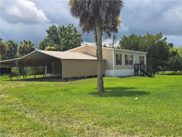 1163 Saddle Ln, Moore Haven, Florida 33471