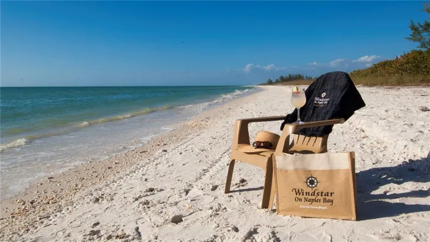 Windstar's Private Keewaydin Island!