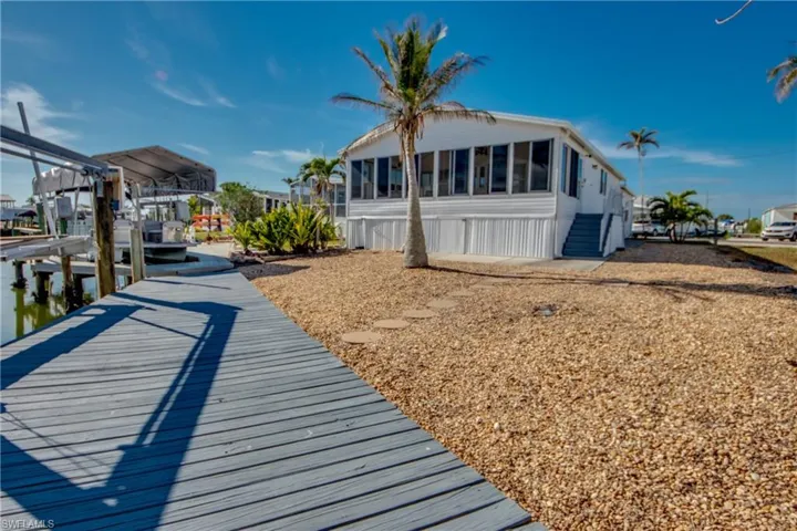 14 Nancy Ln, Fort Myers Beach, Florida 33931