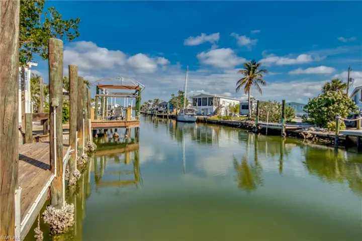 14 Nancy Ln, Fort Myers Beach, Florida 33931
