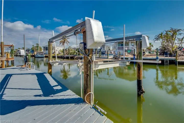 14 Nancy Ln, Fort Myers Beach, Florida 33931