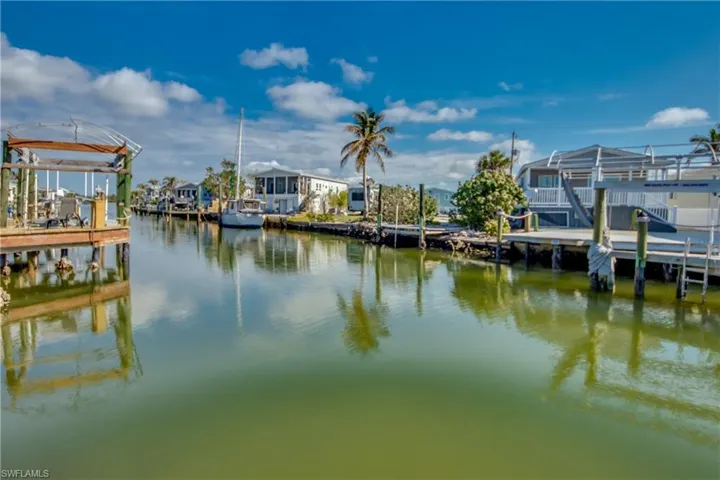 14 Nancy Ln, Fort Myers Beach, Florida 33931