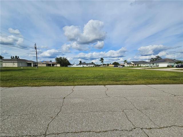 2116 NE 9th AVE, CAPE CORAL FL 33909