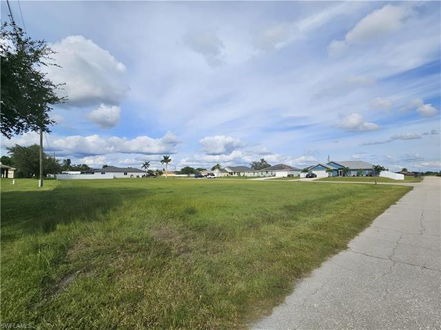 2116 NE 9th AVE, CAPE CORAL FL 33909